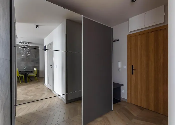 Zieleniec Apartment *